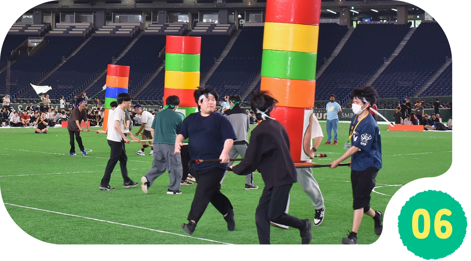 だるま神輿色別対抗だるま運びリレー