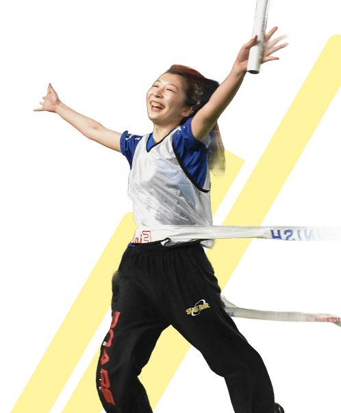 スポーツフェスティバルで楽しんでいる日本電子専門学校の学生